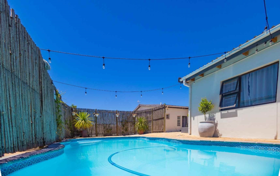 To Let 1 Bedroom Property for Rent in Oakdale Western Cape